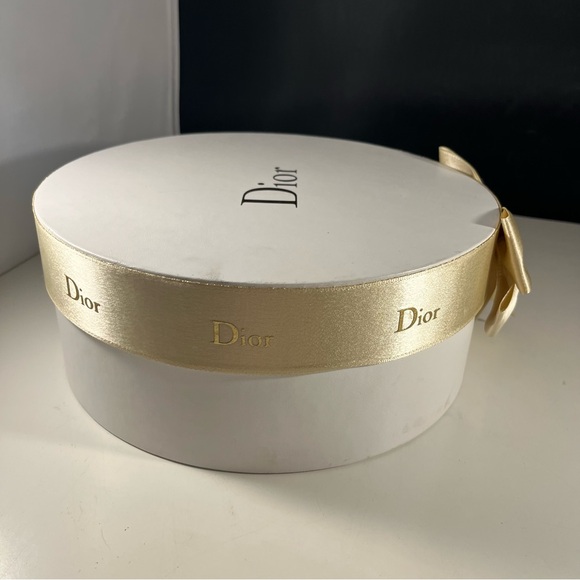 Dior White/Gold Round Hat Box W/ Pillow- 9 1/4” Diameter- Empty - Picture 7 of 16